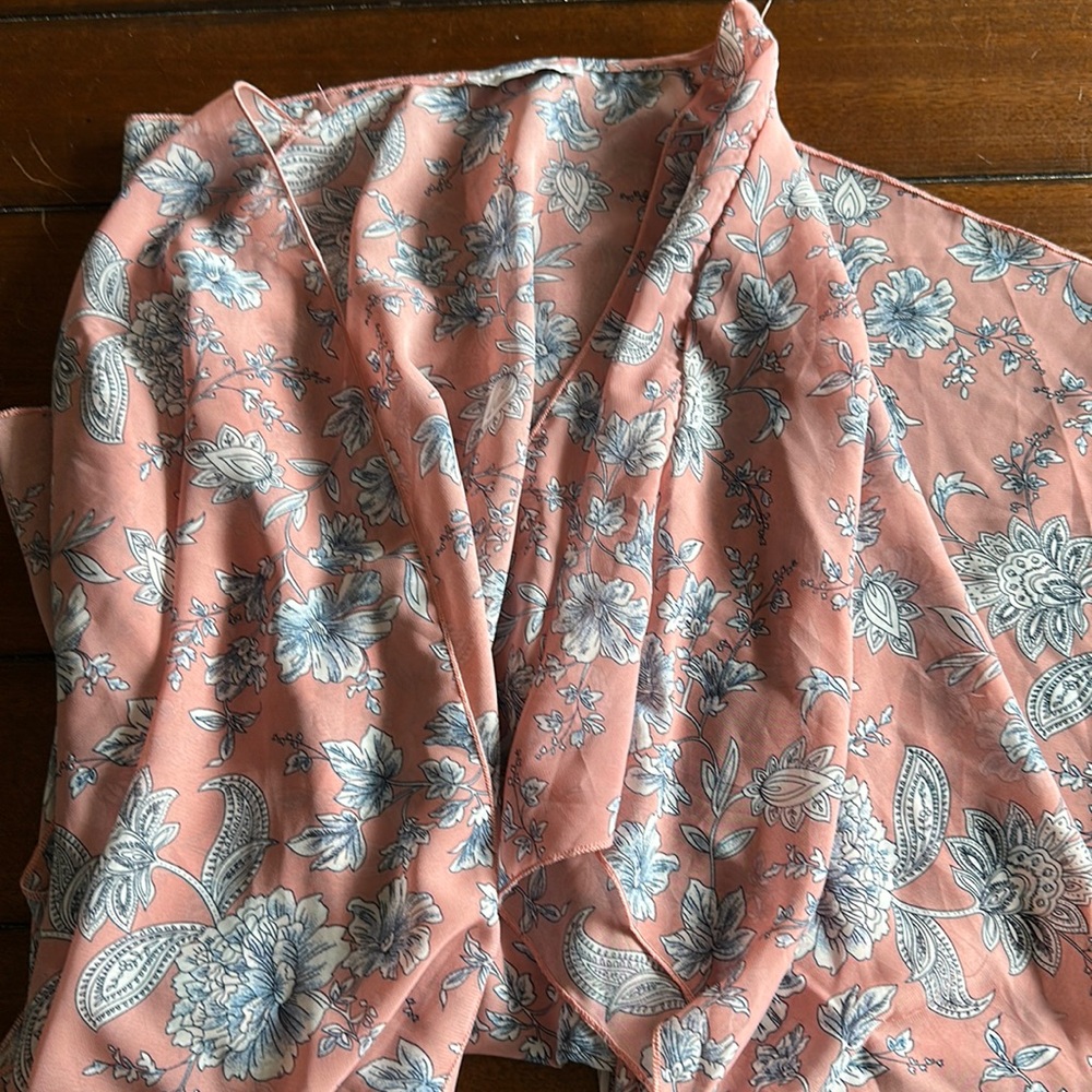 Women’s size Large open shall